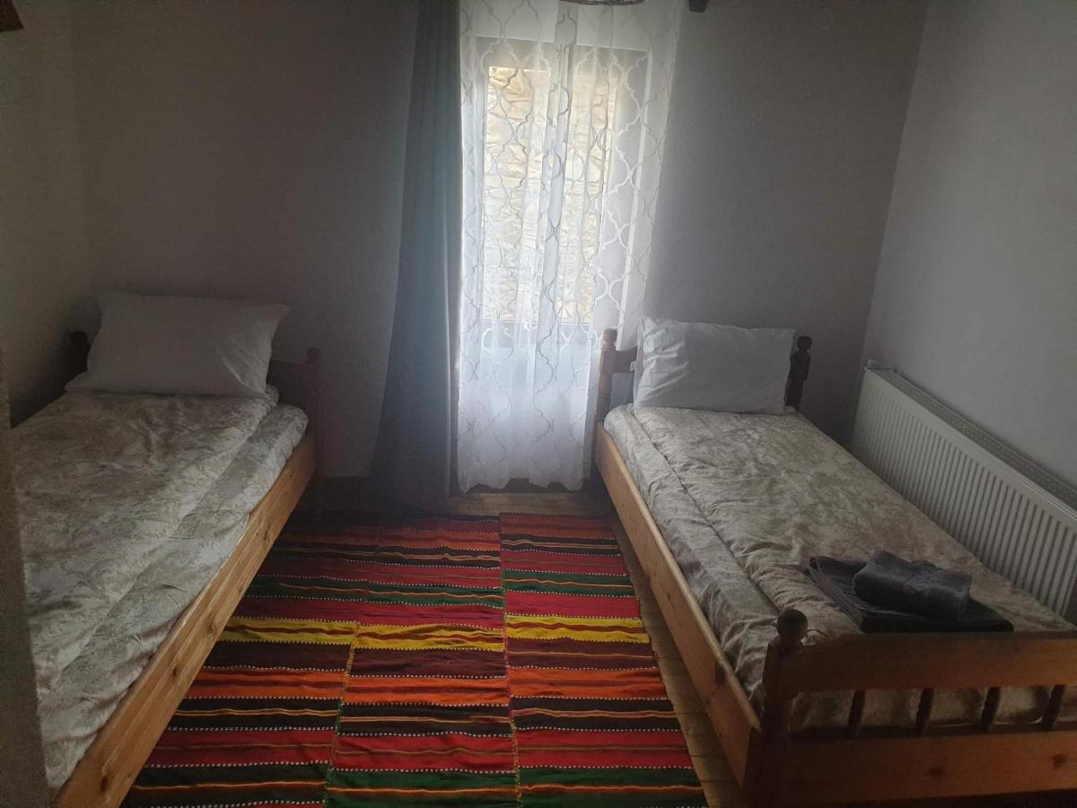 Къща За Гости Близнаците Leshten Buitenkant foto